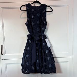 TAYLOR Elegant Navy Floral Lace Dress Size 12 NWT
